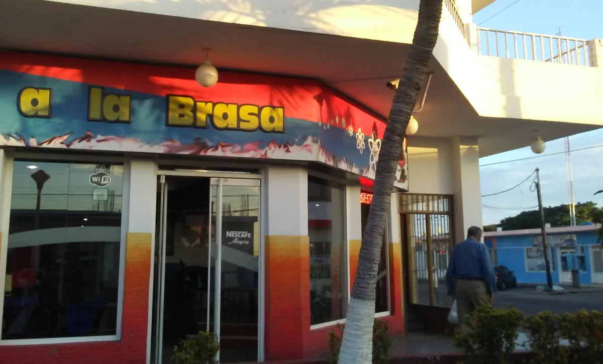 La Mega Restaurante