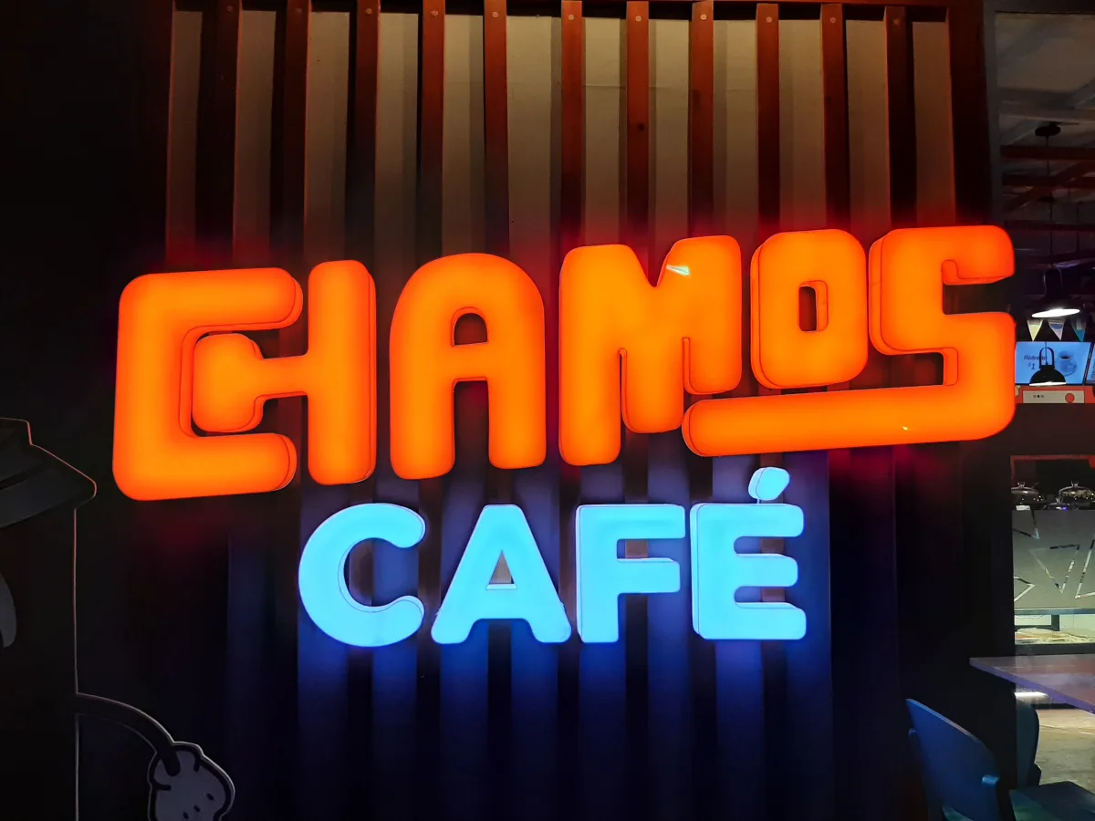 Chamos Café